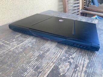 Herní notebook MSI GL75 Leopard 10SCSR - 9