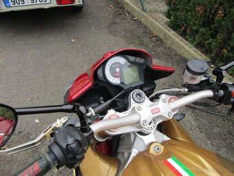 Aprilia Tuono V4 - 9