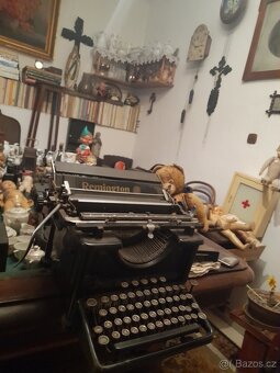 Starožitný psací stroj - 9