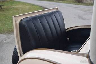 Ford Model A Sport Coupe - 9