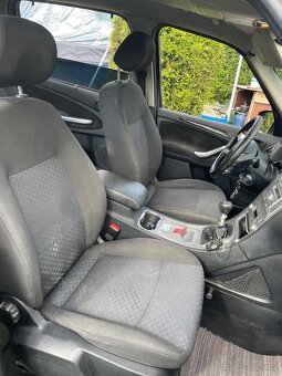 Ford Galaxy - 9