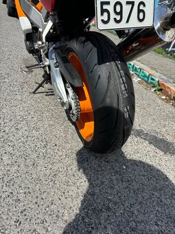 Honda cbr 900rr - 9