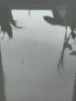 Bílý lesklý jídelní stůl (sleva možná) - 9