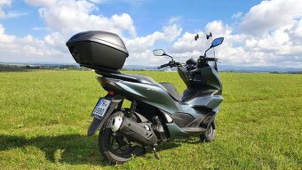 Skútr Honda PCX 125 1.majitel pouze 3655km jako NOVÉ. - 9