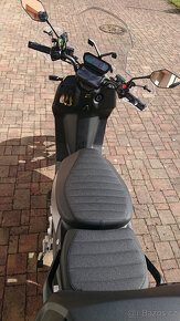 Elektroskútr Super Soco CPX - 9