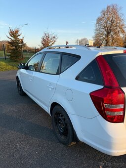 Kia CEE’ D Kombi rok 2008, 253 567km - 9