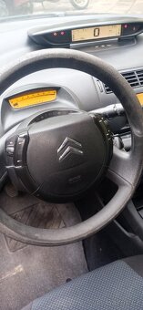 Prodám Citroen C4 1.4 benzin - 9