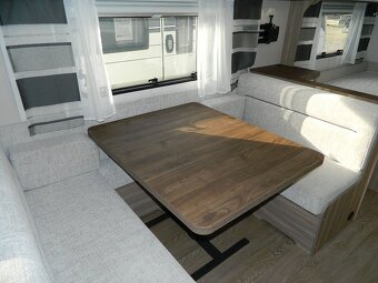Karavan Hobby 650 KMFe Excellent Edition - 9