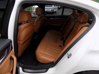 BMW Řada 5 540i/xDrive/Full LED/Softclose - 9