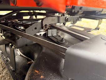 Zahradni traktor Husgvarna Gth250 - 9