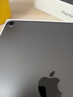 iPad Air 2022 Cellular (5. generace) + příslušenství - 9