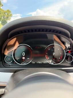 BMW 530xd LCI 190kw, ACC,HUD, MPAKET, super stav - 9