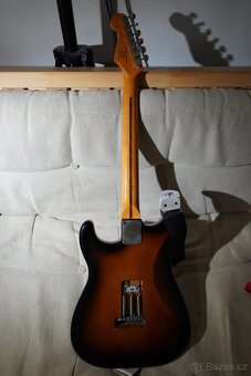 Fender Squier Stratocaster Classic Vibe + Fender Champion 40 - 9