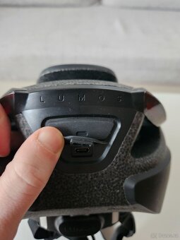 Unikátní cyklistická helma Lumos Ultra (s LED + blinkrem) - 9