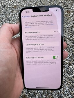 IPhone 14 - baterie 94% - 9