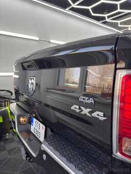 Predám Dodge RAM 1500 5.7 HEMI 2018 4x4 TOP STAV - 9