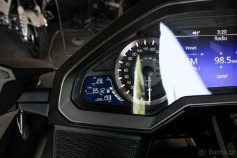 Honda GL 1800 GOLDWING - 9