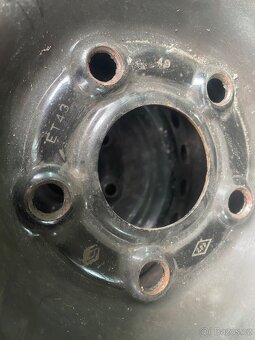 Zimní pneu 195/65 r15 Bf goodfich na discich Renault - 9