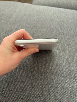 iPhone XR 64GB - 9