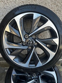 KolaToyota C-HR 215/45 R17 + letní pneu + ventilek - 9