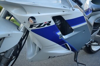 Yamaha FZR1000Yamaha FZR1000 - 9