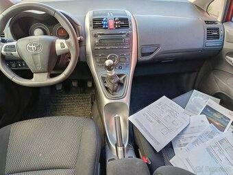 Toyota Auris 1.4 D4D 66 Kw 96 Tis Km Bez Koroze Slušní Stav - 9
