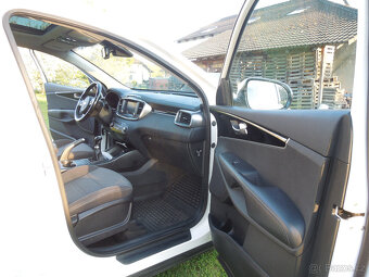 KIA SORENTO 2016 MOTOR 100TKM PANORAMA , TAŽNÉ - 9