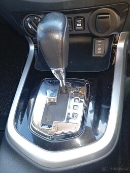 NISSAN Navara Tekna dCi DOUBLE CAB 4x4 Volant vpravo RV 2017 - 9