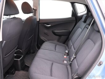 Hyundai ix20 1,6 CRDi 94kW Trikolor CZ (2013) - 9