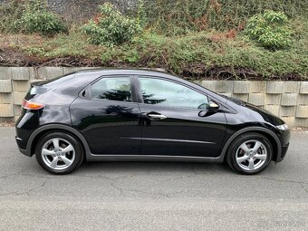 Honda Civic 1.4 i    8g - 9