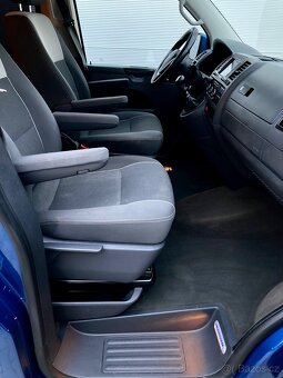 VW Multivan T5 2.0 TDI 103kW BICOLOR CarPlay,7 MÍST,MLHOVKY - 9