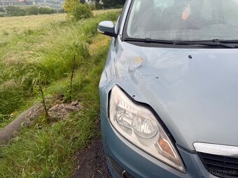 Ford Focus 1.6 benzín - 9