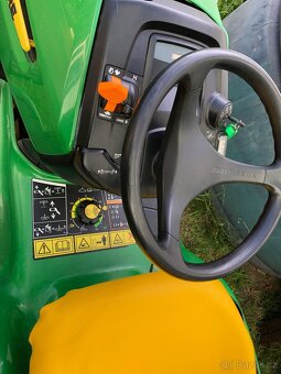 Zahradní traktor John Deere X300R + výhoz - 9