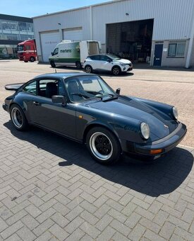 Porsche 911 Carrera 3.2 Coupé G50 z roku 1987 - 9
