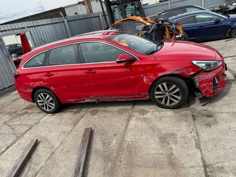 Hyundai i30 combi 1.4i Turbo. 2018 motor start 114TKM - 9