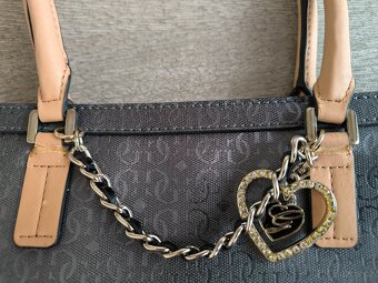Kabelka Guess - 9