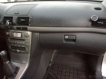 Osobní automobil Toyota Avensis 1,8 sedan - 9