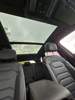 VW TOUAREG R-line 2025 - MAXIMÁLNÍ VÝBAVA - 5 let záruka - 9
