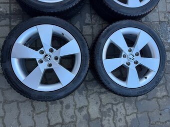 ORIGINÁL Alu Škoda DENOM R17, 5x112 - ZIMNÍ PNEU - 9
