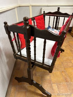 Velká vyřezávaná kolébka, perfektní stav - 9