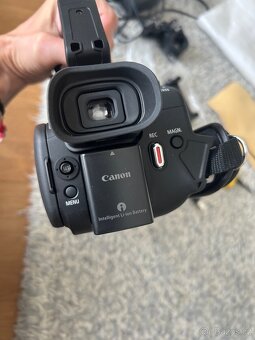 Kamera Canon XA50 - 9