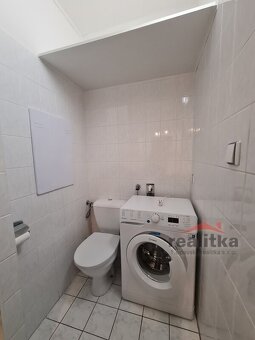 Pronájem hezkého bytu 1+1 s lodžií na Holasické ul. v Opavě - 9