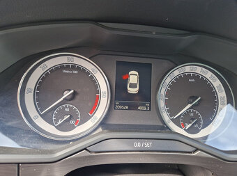 Pronájem Superb 2021 Taxi Bolt Uber 2.0 TDI automat - 9