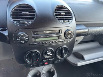 VW New Beetle - 9