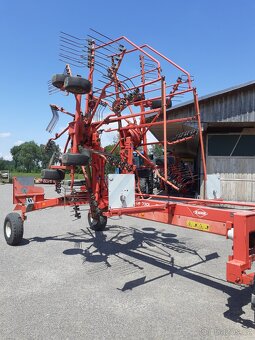 Prodám středový shrnovač Kuhn GA 7301 - 9