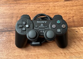 Sony Playstation 2 Slim (SCPH-90004) černá - 9