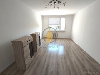 Pronájem velkého bytu 3+1 s balkónem v obci Turnov. - 9