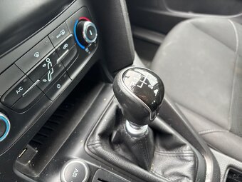 Ford Focus Combi 2015, 1.6 diesel, NOVÉ ČR, BEZ INVESTIC - 9