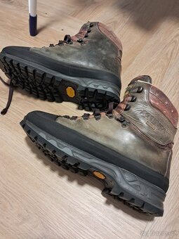 Turistické pohory Meindl vel.41-42 kožené, šíře H - 9