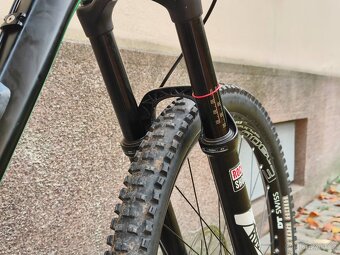 YT Industries Capra AL Comp 2 vel. L roku 2016 - 9